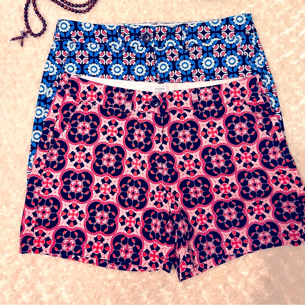 2 Pair of Crown and Ivy Patterned Shorts Size 8